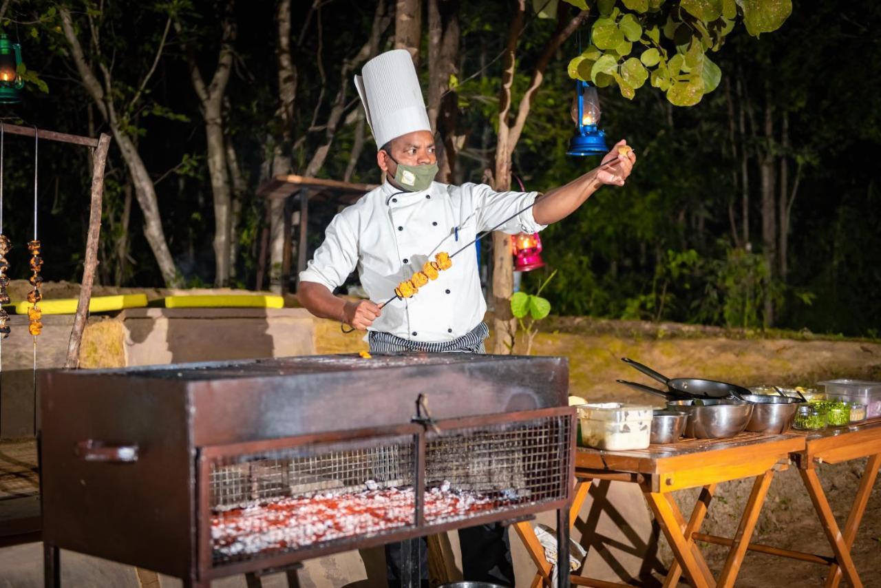 Kanha Jungle Camp Экстерьер фото